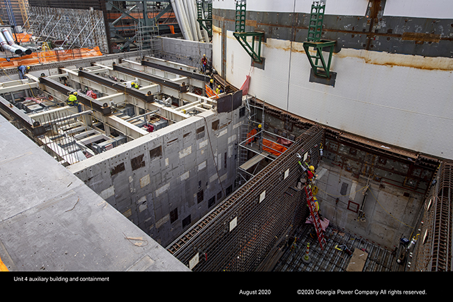 Vogtle Unit 4 auxiliary building and containment